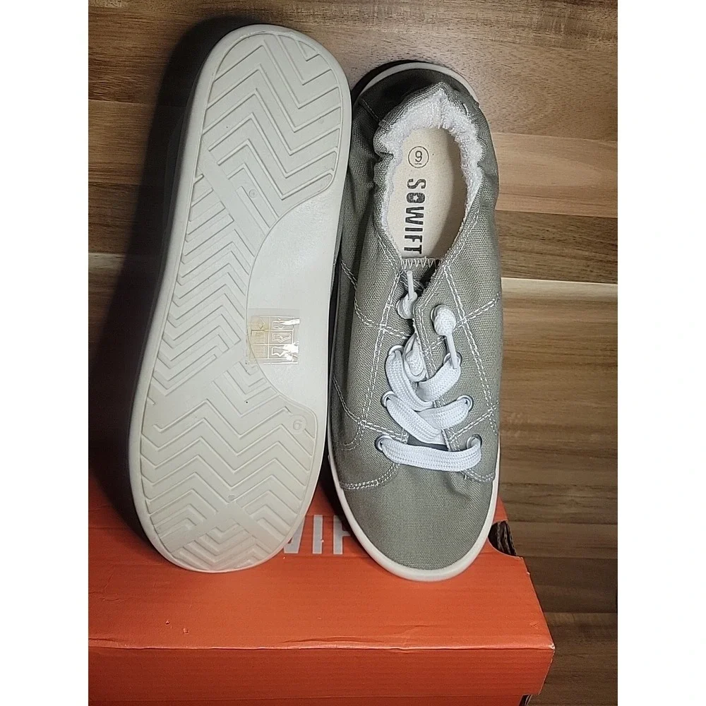 SOWIFT Stretch Heel Green Canvas Walking Sneaker Round Toe Womens Size 9 NEW